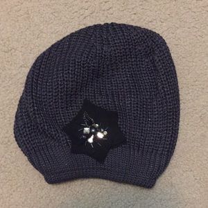 Vera Wang beanie with removable brooch
